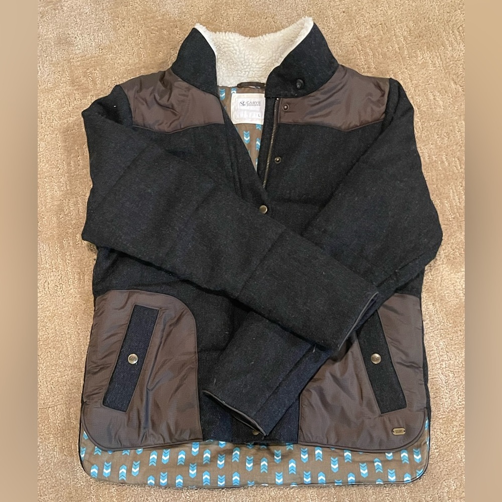 Carve Designs jacket. Women’s Large